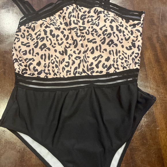 SHEIN one piece swimsuit-excellent condition -size 12 - Picture 1 of 2